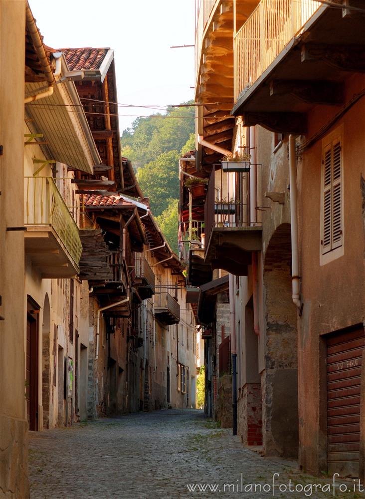 Passobreve frazione di Sagliano Micca (Biella) - Vecchie case del borgo